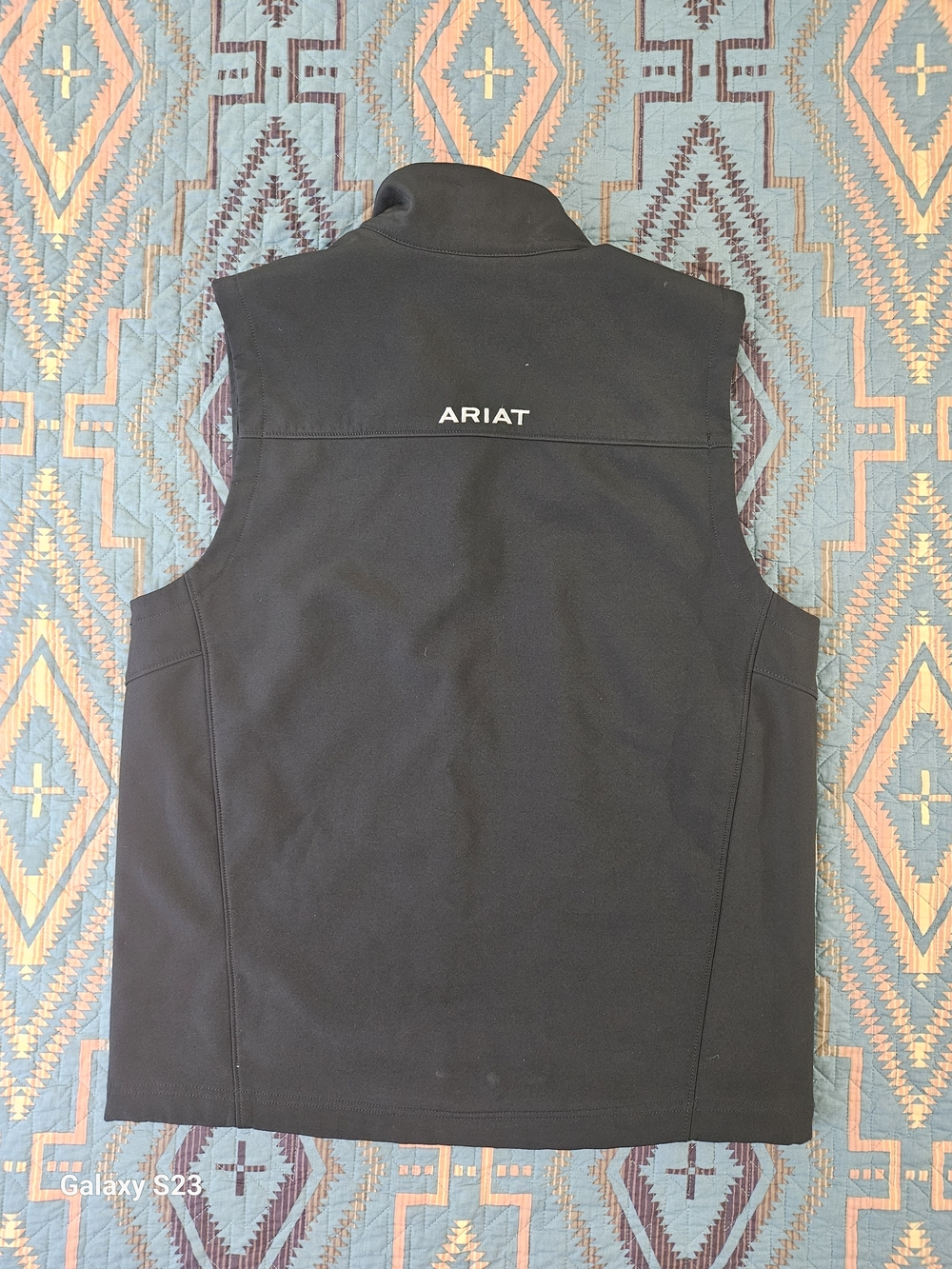 Ariat Vernon 2.0 Black Men’s Softshell Vest - Picture 5 of 7
